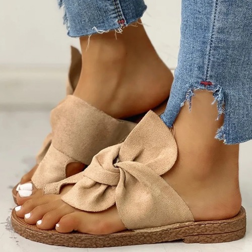 Unique toe ring sandals with a bow.