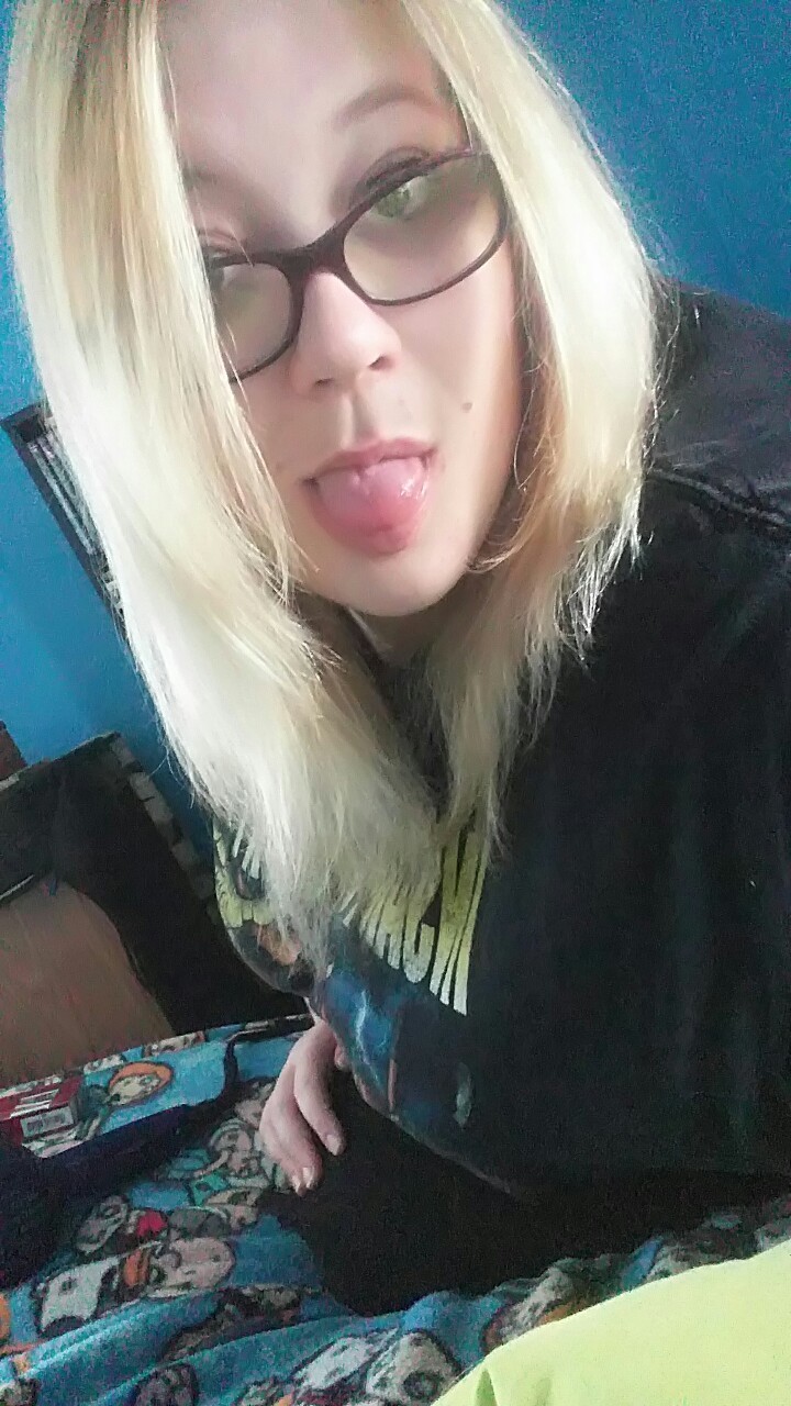 horny-stoners69:  Gettin ready for a meet up.  We’ll see what happens. Ahhh im
