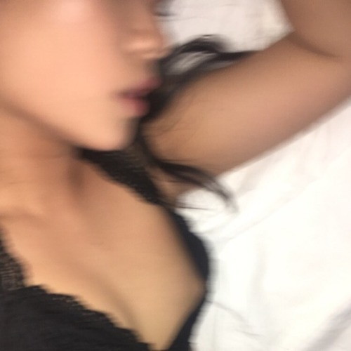 makeitgloww: When he keeps pounding you after you cum (yes this is me)  I send nude pics/gifs to mos