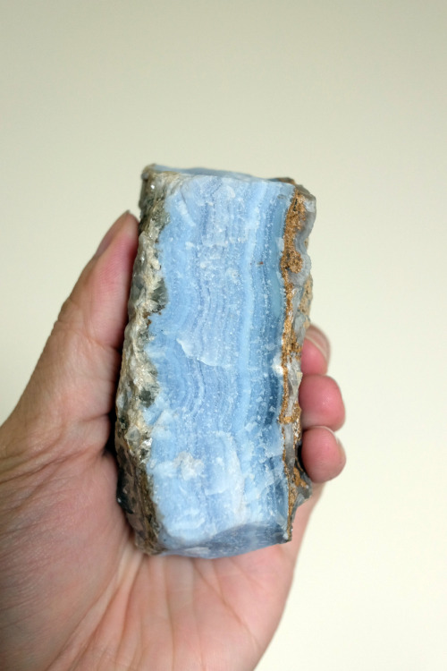 unearthedgemstones:Who wants a bite of this blue lace agate sandwich?