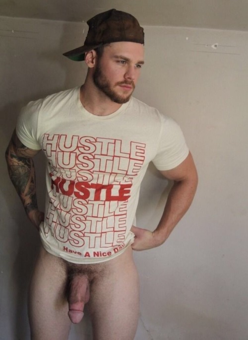 nudistpervman:  He’s just so fuckn hot..he’s always worth a reblog