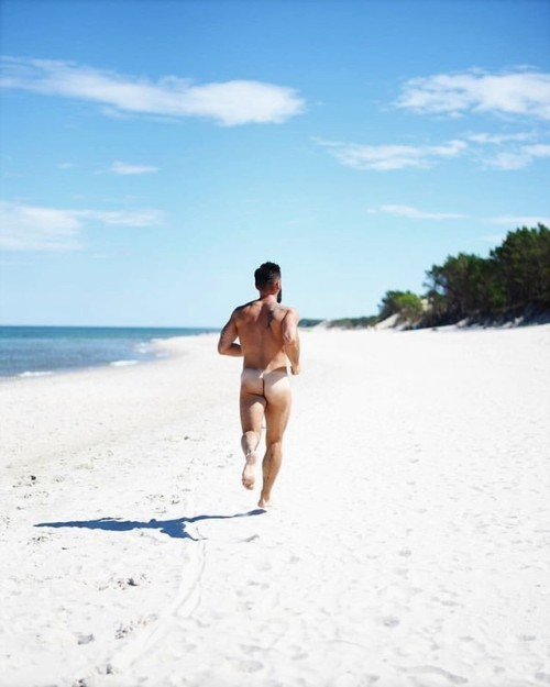 nakedmoonspirit:  Run baby run…