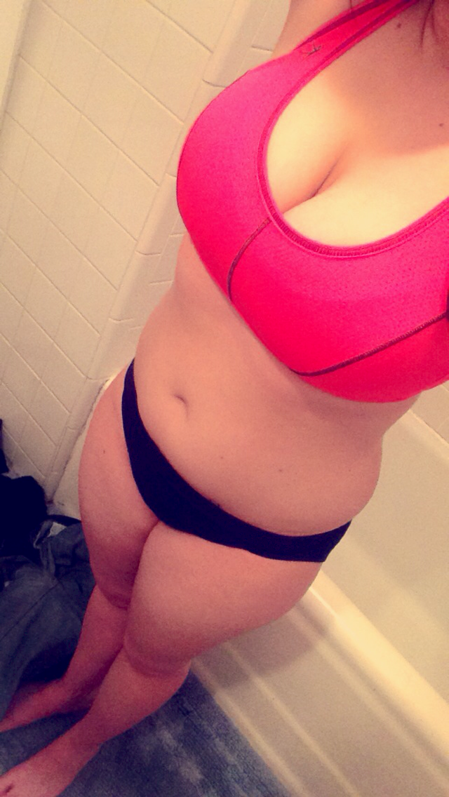 durty-princess:  My comfy sports bra! 💗💗 