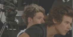  @Harry_Styles : People keep calling me a toe?! 