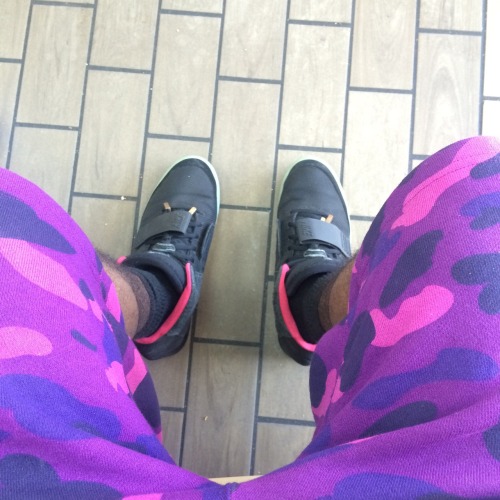 deycallmetrey:  http://Instagram.com/deycallmetrey