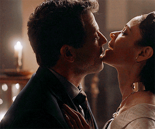 MISHA COLLINS As HARVEY DENTin GOTHAM KNIGHTS | 1.13 Night Of The Owls