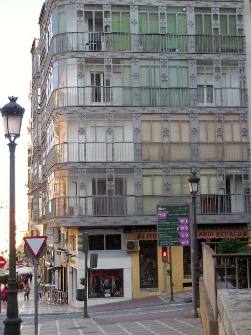 Edificio en el centro de Jaén, 2016.Not certain if this is an office building or a block of flats, o