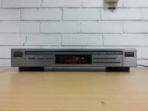 Jvc FX-341L FM/MW/LW Computer Controlled Tuner. 1991