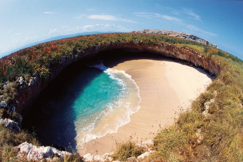 a-night-in-wonderland:  There’s a hidden beach located off the coast of Puerto Vallarta, Mexico.  One of my best friends is buying my van and we’re going to do some van dwelling in Mexico next year! 