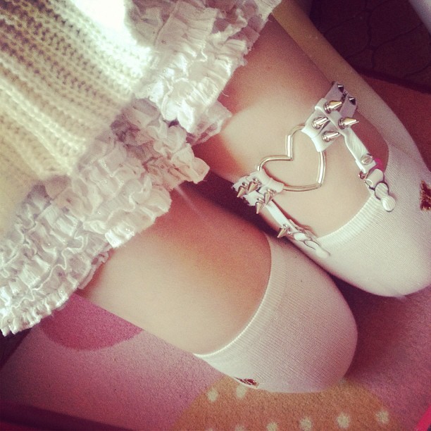little-mogwai:  ♡ - @amuten_ 