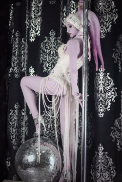 fuckyeahnerdpr0n:  Twi’lek cosplay and burlesque Vavalika 