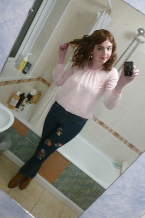 PicturesSuch an adorable outfit, these jeans are so comfy! <3