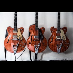 deebeeus: The Three Sisters   #antoncheckov #orwasitpavelcheckov #gretsch #6120 #6119 #nashville #tennessean #guitar #guitars #guitarra #chitarra #guitarre #electricguitar #vintageguitars #vintagegretsch #gretschguitars #tone #guitargear #guitarsdaily