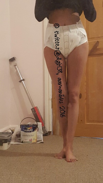 aamanii4u: Taking a break while decorating 