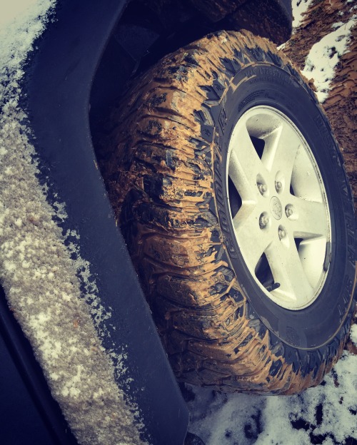 jeepcrazygirl:  Getting my jeep therapy this morning lol 💙