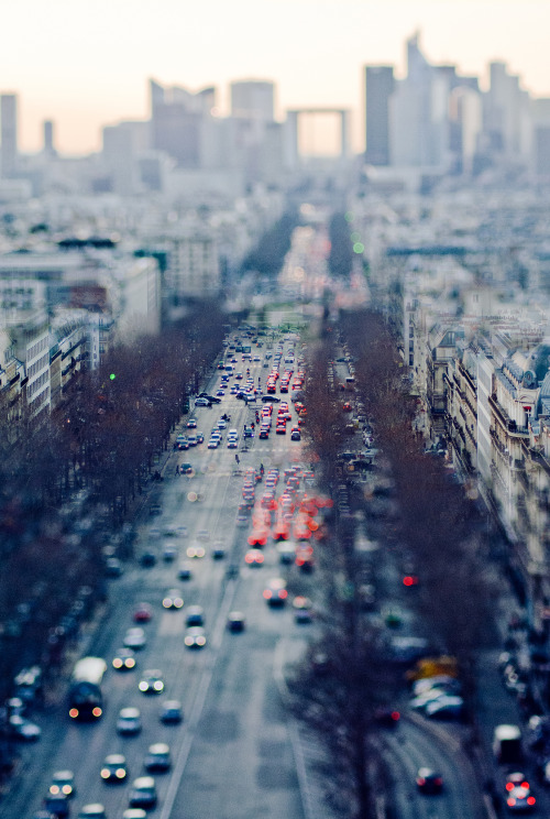 0rient-express:   Les rues de Paris ♥ +2 | by Valeria Schettino.      