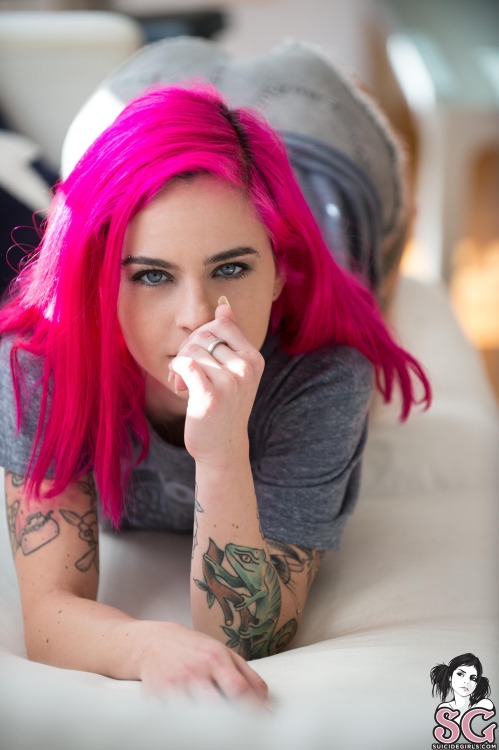 suicidegirlslover:  Miele Suicide