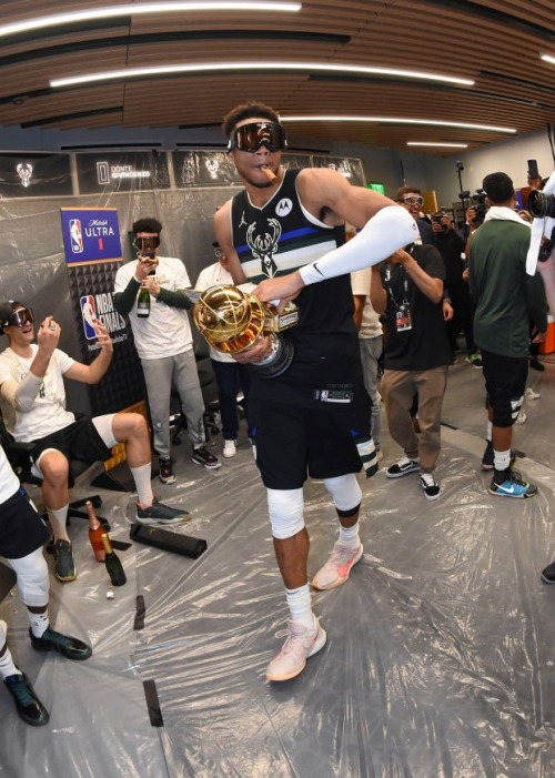 nbafinalsarchive:Champ! 