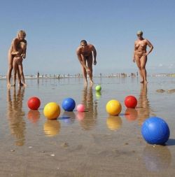 family beach gameshttp://blogzen00.tumblr.com/