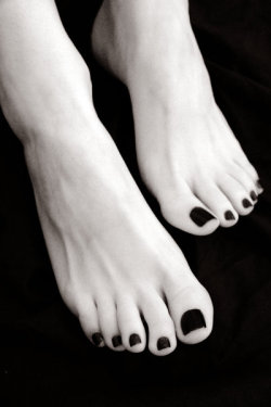 stunning-chicks-feet:  FootJob