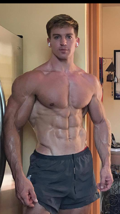 Adam Charlton Is So Ridiculously Muscled - Gay Body Blog 