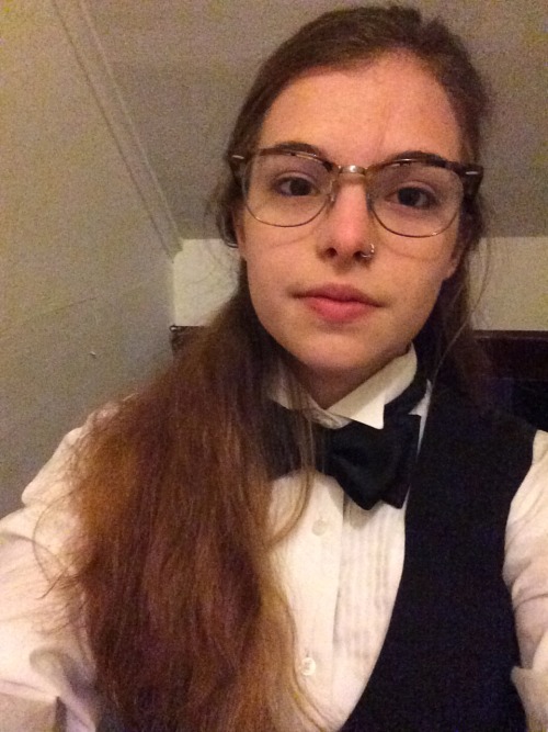 hrod17atclintonemaildotcom:Dressed up as a waiter for an acapella concert