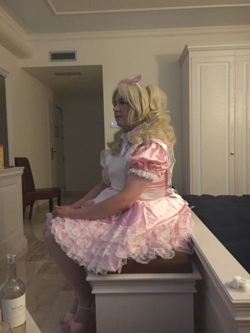 sissyslut-ellie: sissynicki33: I just love my new sissy dress^^ So cute！  Sweet