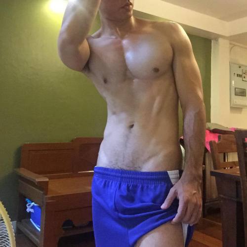 asianhunk-pecs-nips-asses:  His delicious nipples inform him to keep flirting!