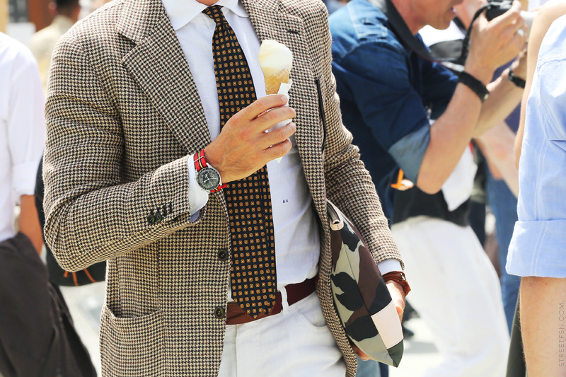 thetieguy:  love this tie + blazer.