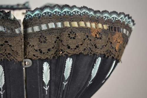 symingtoncorsets:C. 1895 This busk front corset is typical of the beautifully designed styles of t