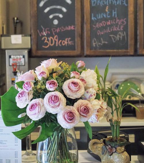 These peonies at @damicocoffee in Carroll Gardens, spotted on a delightful culinary tour of the hood
