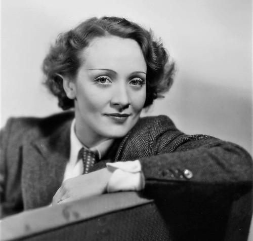 gatabella:Marlene Dietrich in a Knize lounge suit, c.1931