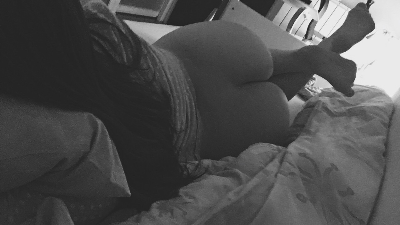thecroatiangoddess:  All I wanna see you in is just skin.