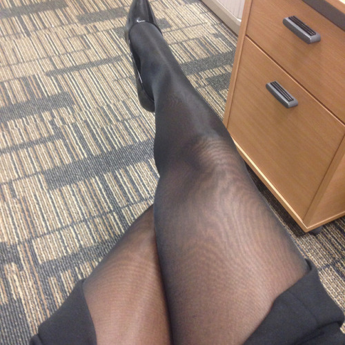 WORK TIME…… #pantyhose #tights #tightslover #worktights #workpantyhose #blacktights #w