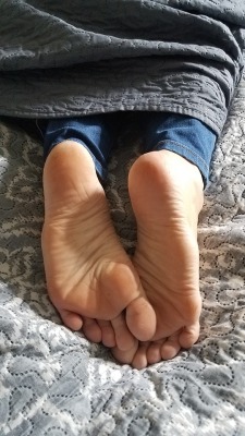 myprettywifesfeet:A close up of those soft sexy soles.please comment