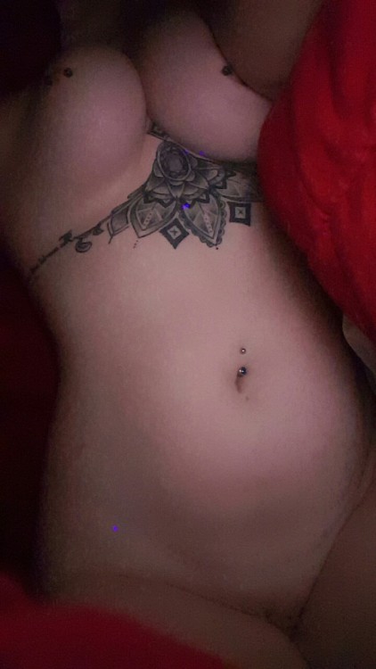 uravagina:  Curves.