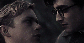 spoopyevans: Get to know me meme-  3/5 favorite movies ↳ Kill Your Darlings 