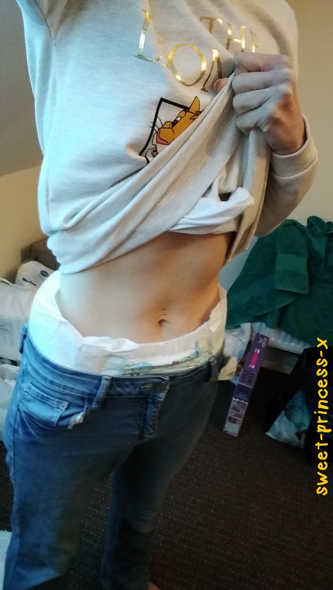 sweet-princess-x:  I bought myself a new lion king top!