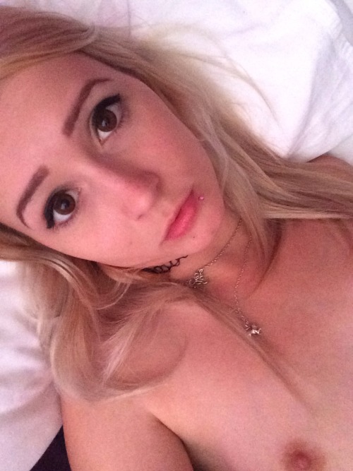 i-hate-the-beach:  Face