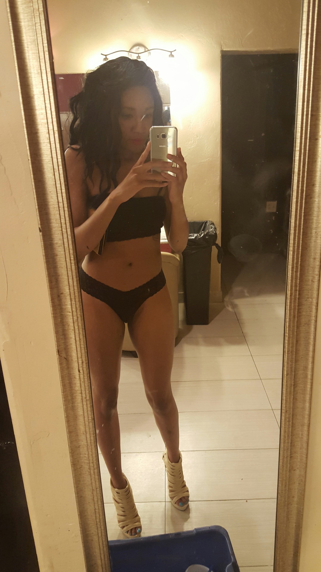 fetishofcolor:  Who is she??HIT THE REBLOG!!