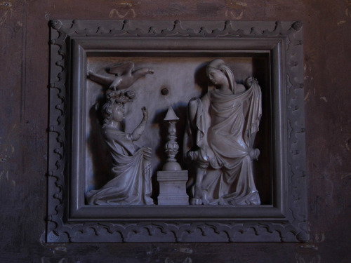 Scultore lombardo, “Annunciazione“ (XIV secolo). Chiesa di San Bassiano, Pizzighettone (CR).