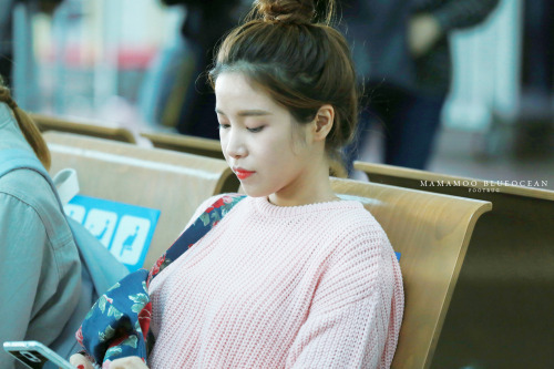 fy-yongsun: 151002 Solar @ Incheon Airport © Blue Ocean | do not edit or crop the logo.