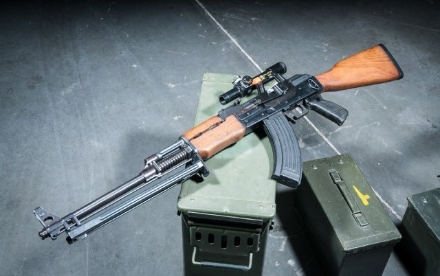 gunrunnerhell:  M72A custom built Yugoslavian M72, which is a rather distinct RPK