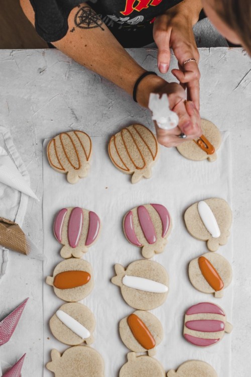 sweetoothgirl:    simple sugar cookies with