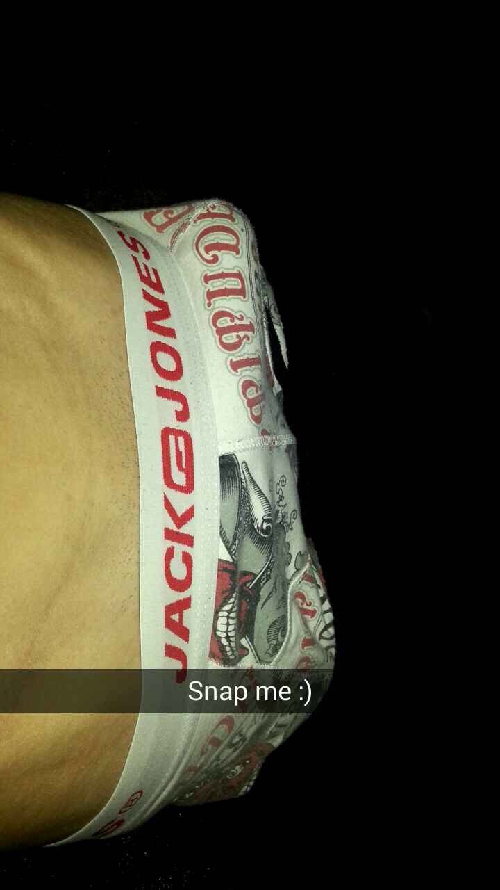 motdrobert2:  I love str8 boy snap chats!   Follow me for Hot Guys, Str8 Kiks, Str8