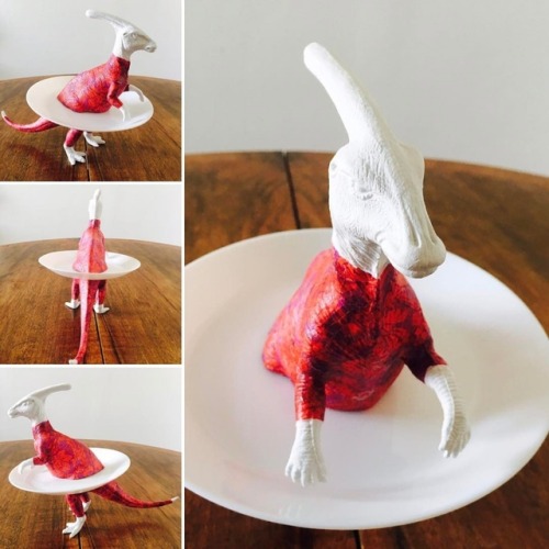 sosuperawesome: Dinosaur Serving Platters, by Pepitka on Etsy  See our ‘dinosaur’ tag 