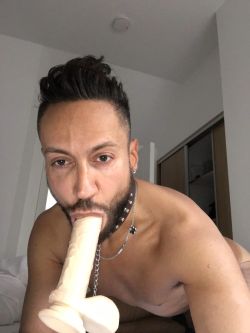 vincenzo-sellitto-theflufferxtra:  YOUR SLUT A LEASH LA VOSTRA CAGNA ROTTAIKULO AL GUINZAGLIO http://www.xtube.com/amateur_channels/amateur.php?u=theflufferXtra 