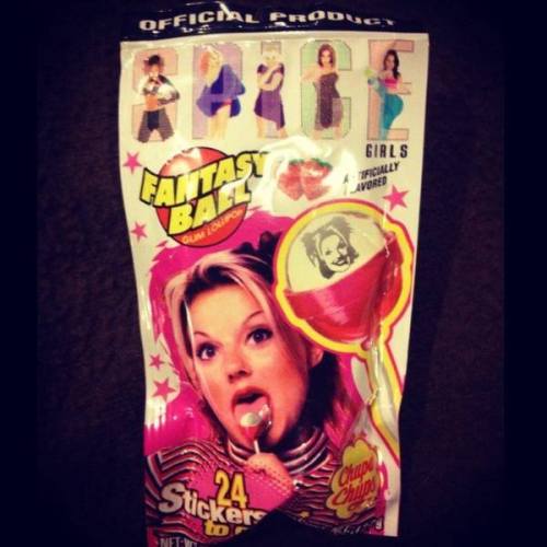 kcjeebies:#spiceupyourlife 90’s spice girls candy. Best present.