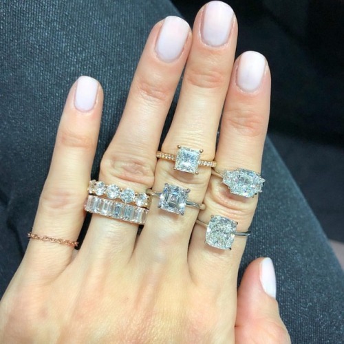 Hey ! What’s your favorite square diamond ! Princess, radiant, Asscher or cushion ? Amazing pi