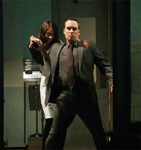 adecogz:  Root: How to wrestle a gun away from an assassin IN STYLE- “Asylum” (4.21, POI)